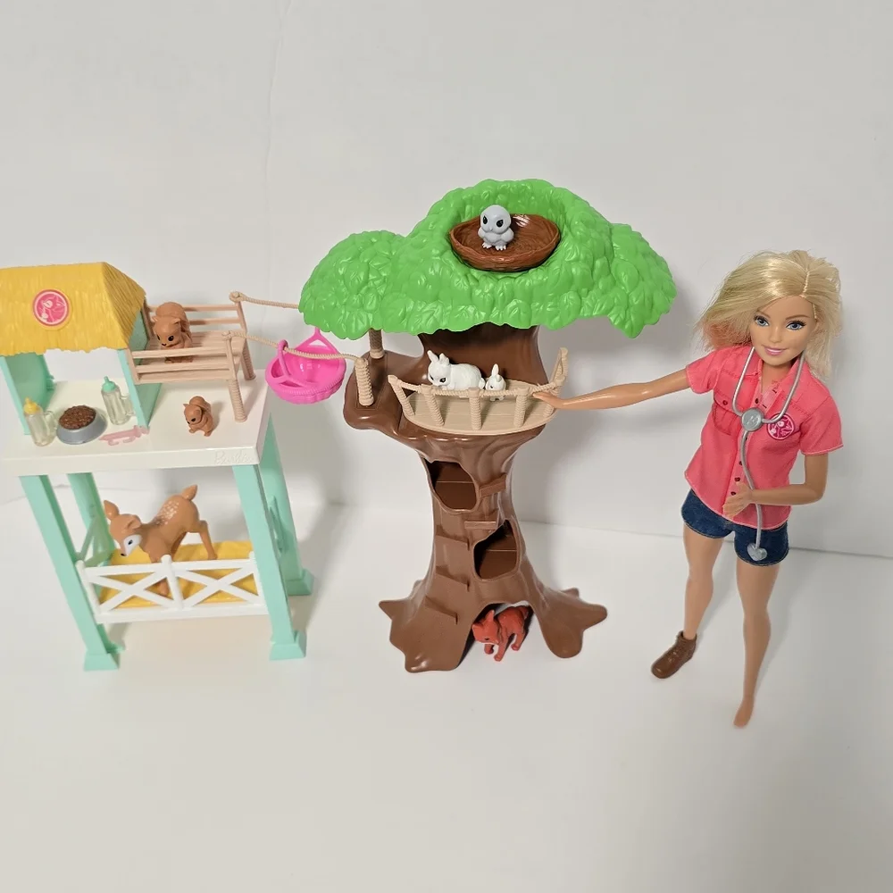 Barbie Animal Rescuer Doll Playset - FCP78 Vet Doll And Treehouse Animals - Picture 2 of 16